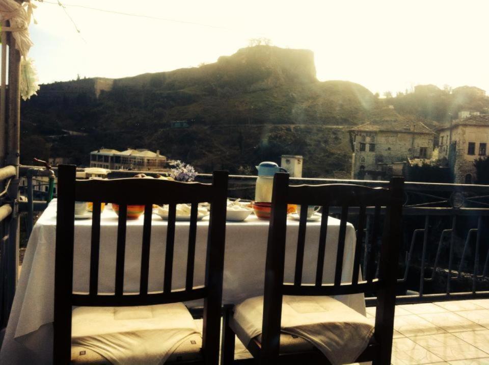 Ruols Guesthouse Gjirokastra Kültér fotó