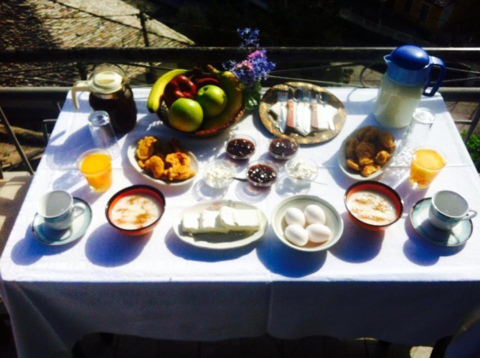 Ruols Guesthouse Gjirokastra Kültér fotó