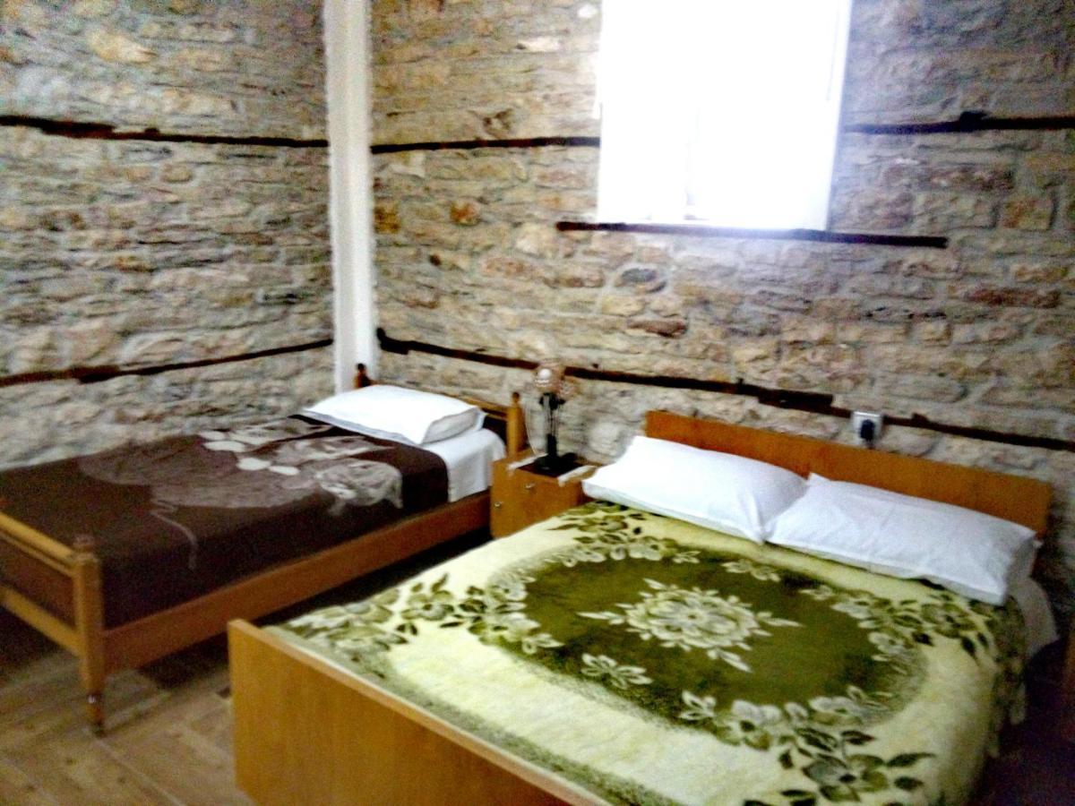 Ruols Guesthouse Gjirokastra Kültér fotó