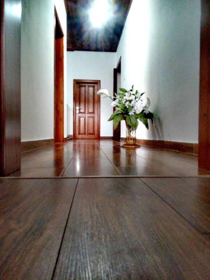 Ruols Guesthouse Gjirokastra Kültér fotó