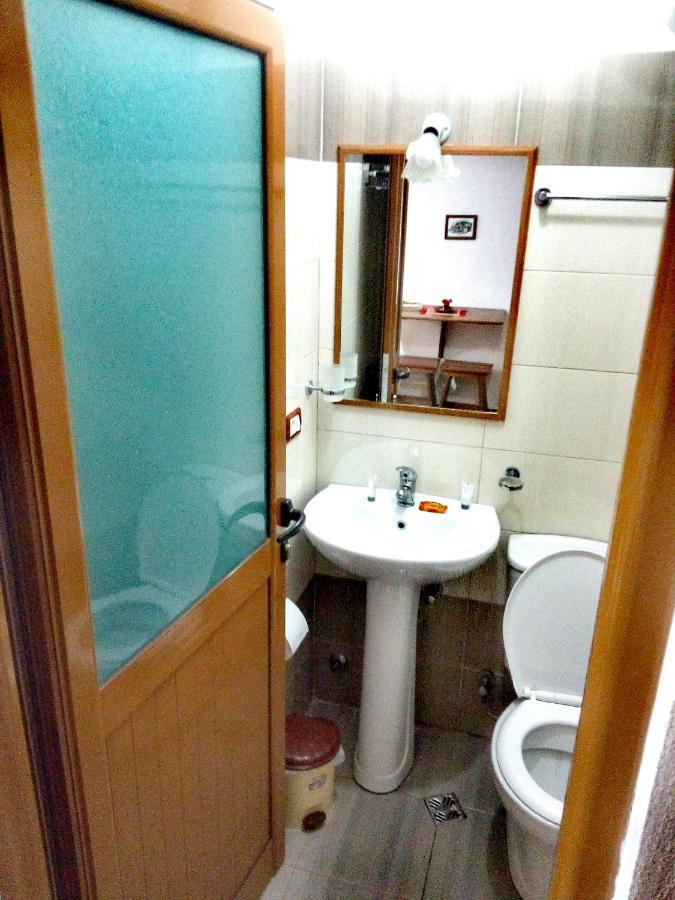 Ruols Guesthouse Gjirokastra Kültér fotó