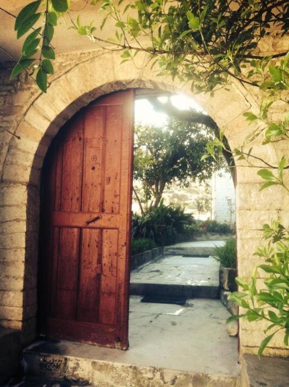 Ruols Guesthouse Gjirokastra Kültér fotó