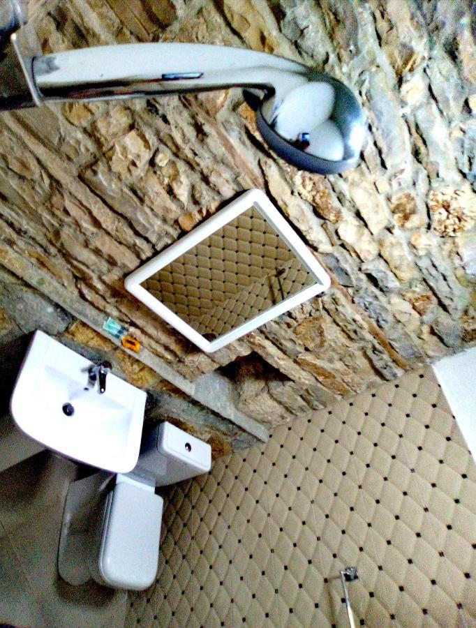 Ruols Guesthouse Gjirokastra Kültér fotó
