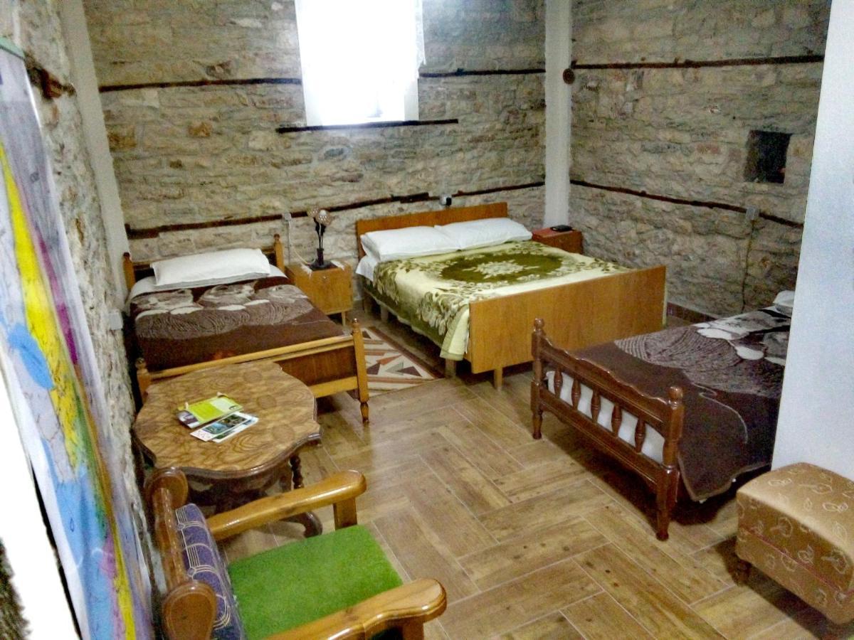 Ruols Guesthouse Gjirokastra Kültér fotó