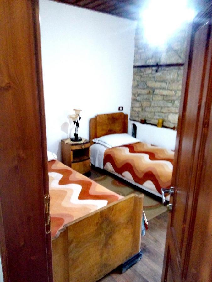 Ruols Guesthouse Gjirokastra Kültér fotó