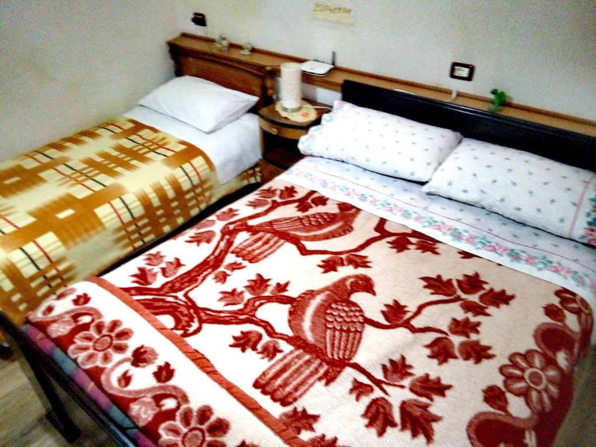 Ruols Guesthouse Gjirokastra Kültér fotó