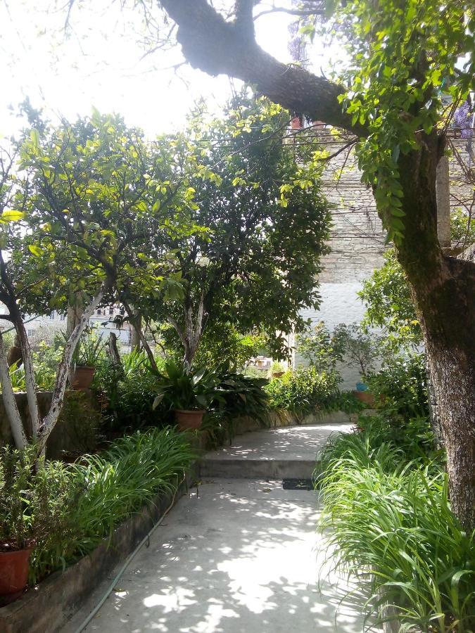 Ruols Guesthouse Gjirokastra Kültér fotó