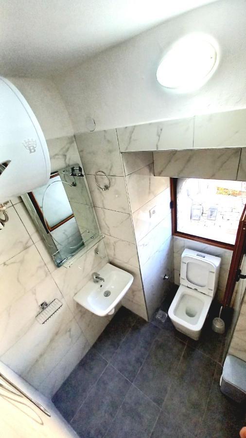 Ruols Guesthouse Gjirokastra Kültér fotó