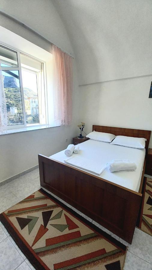 Ruols Guesthouse Gjirokastra Kültér fotó